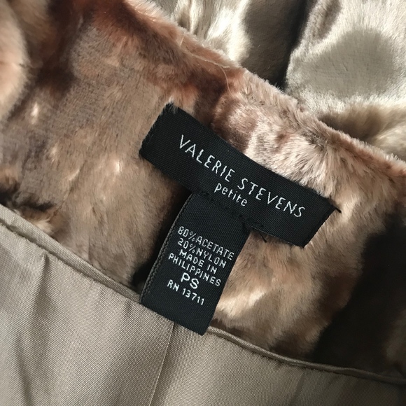 VALERIE STEVENS womens brown faux fur shiny jacket - Picture 6 of 6